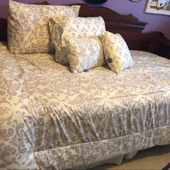 Modern Southern Home Bedding Lavendercream Full Comforter Bedskirt